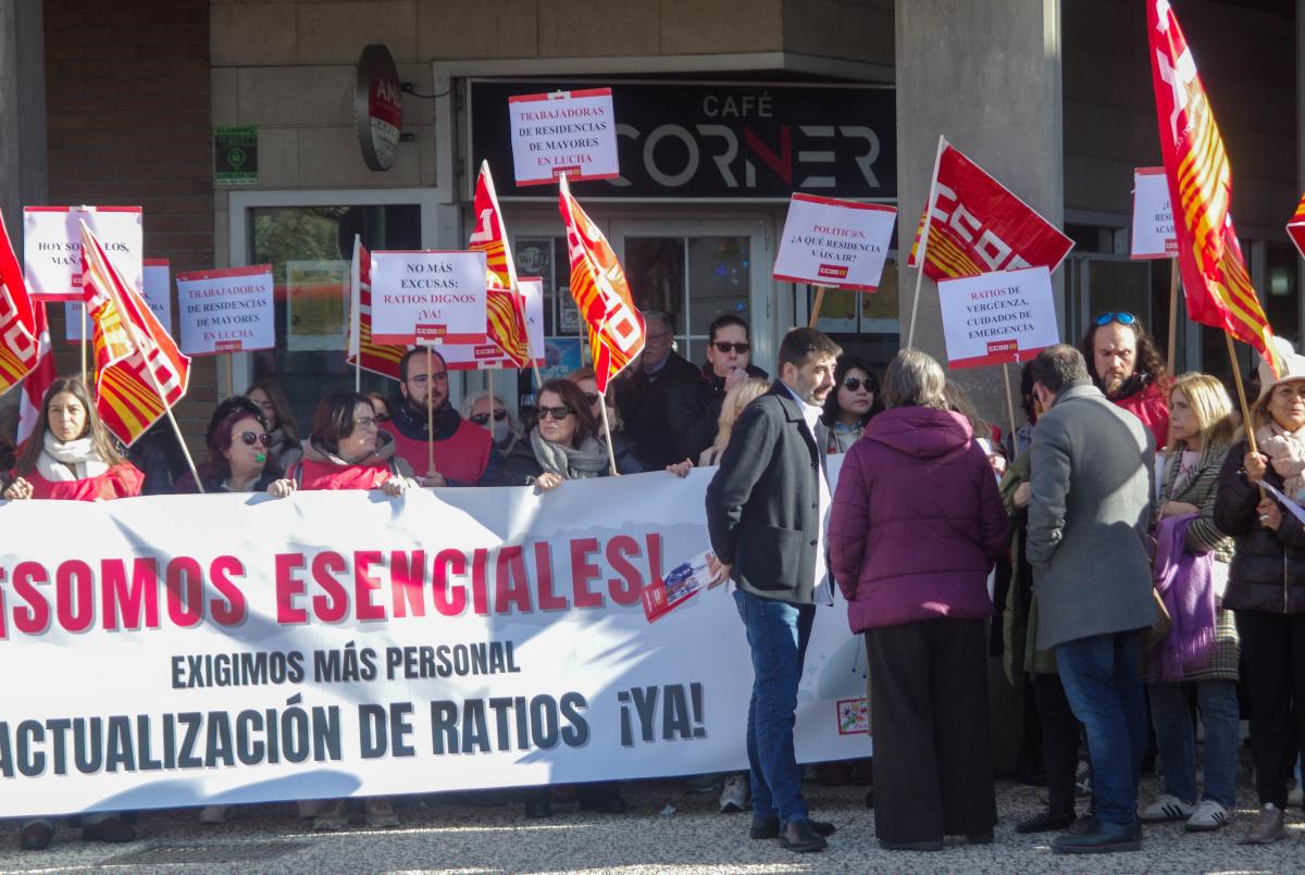 Concentración 28 noviembre aumento ratios en Residencias de Aragón