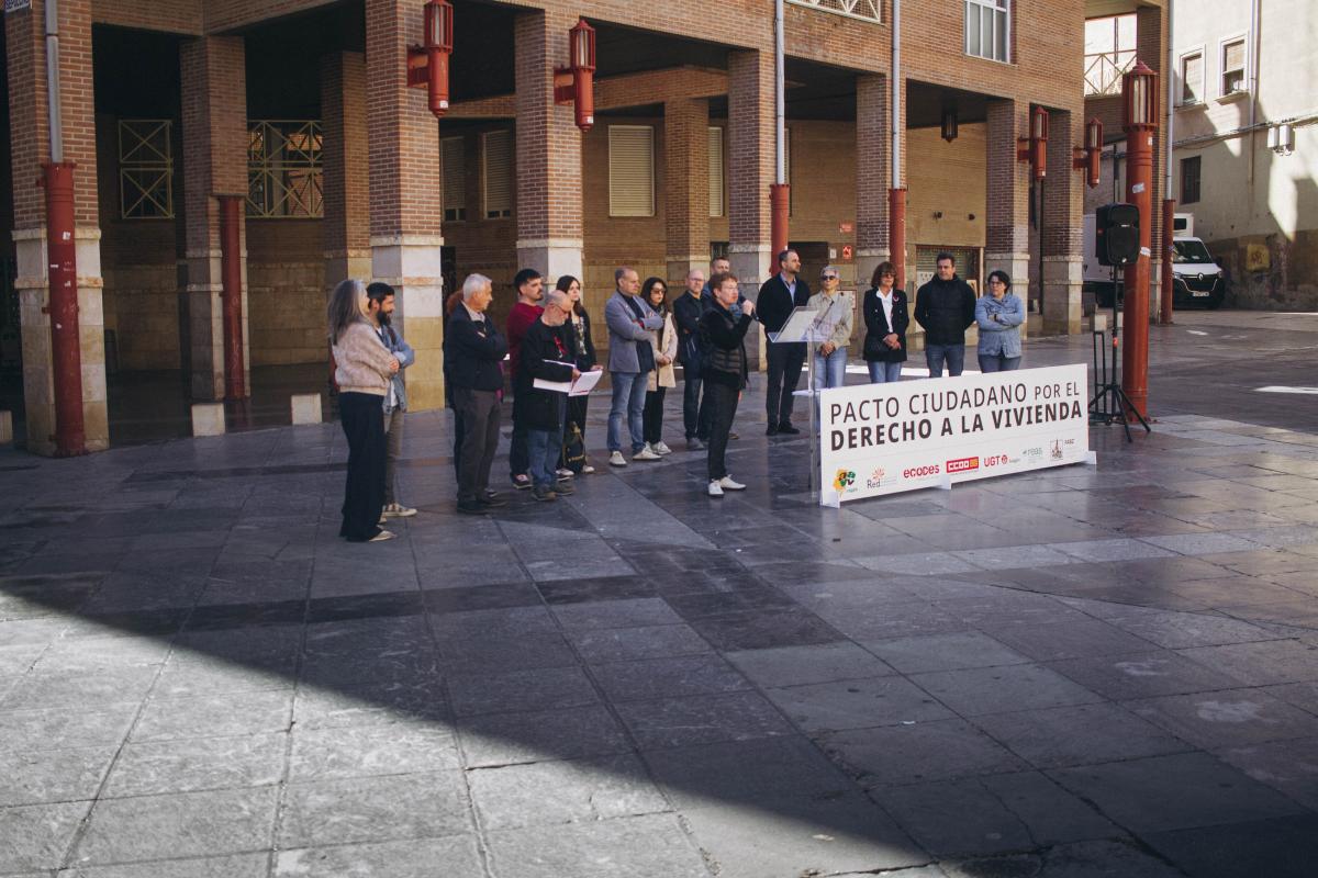 Imagen de la presentación del pacto "Derecho a la vivienda"