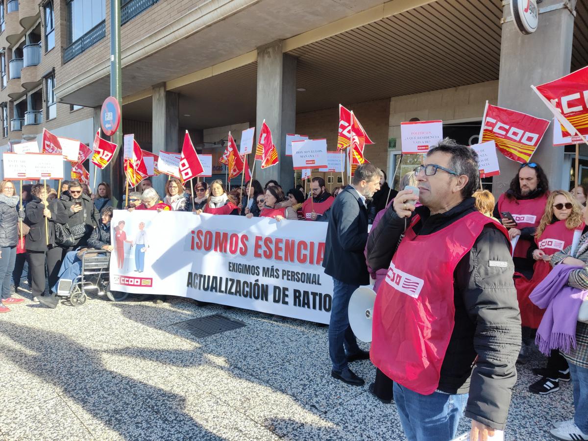 Concentración 28 noviembre aumento ratios en Residencias de Aragón