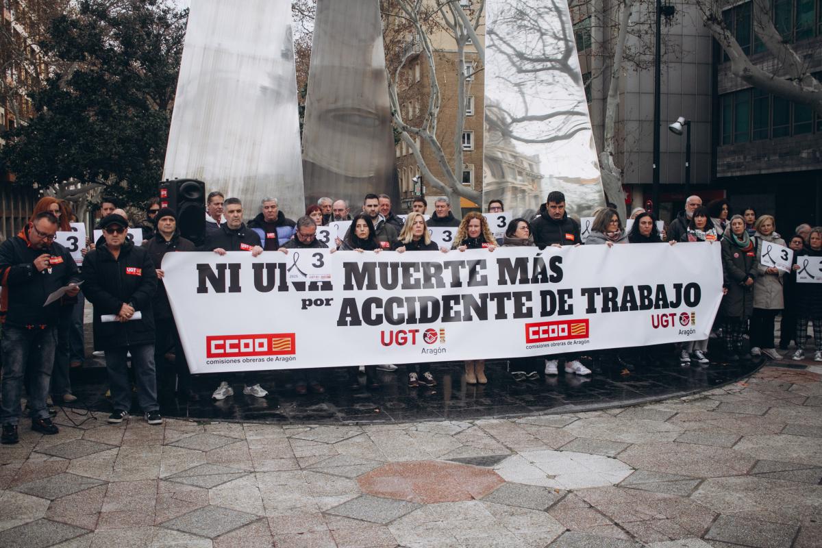 Pancarta con el lema que esgrimen ambas organizaciones