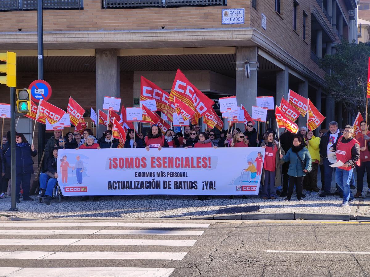 Concentración 28 noviembre aumento ratios en Residencias de Aragón