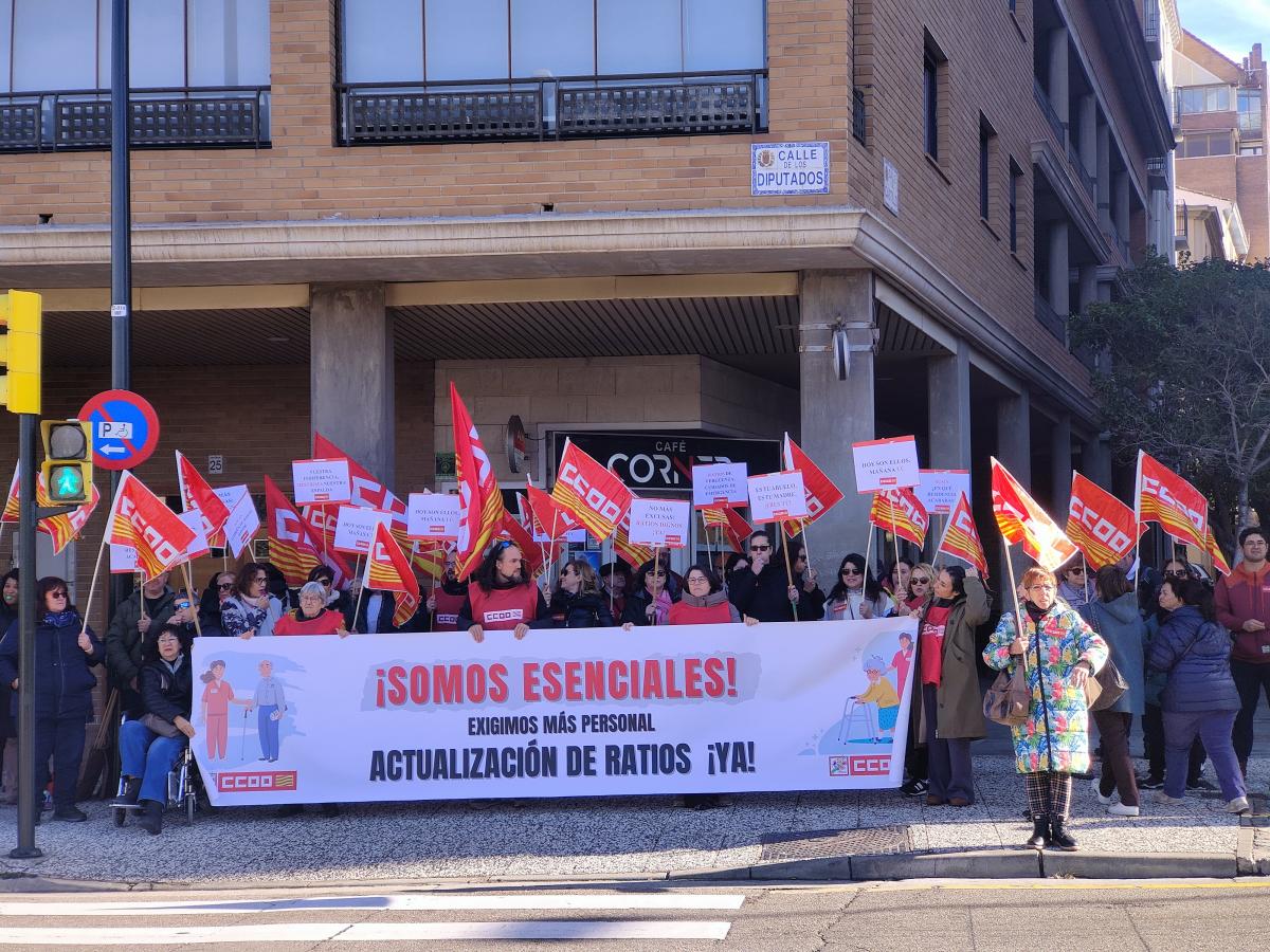 Concentración 28 noviembre aumento ratios en Residencias de Aragón