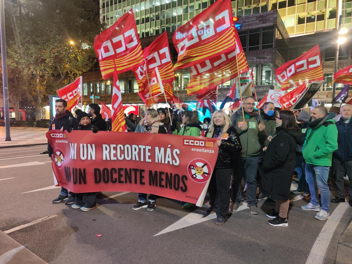 Manifestación en defensa de la enseñanza pública