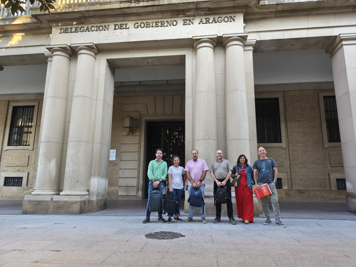 Foto previa antes del encuentro con el delegado