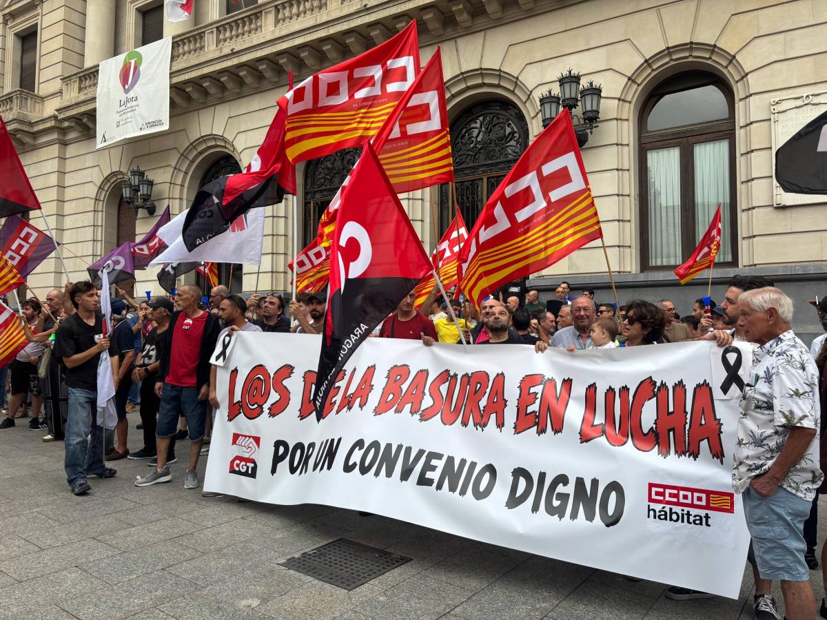 Imagen de la concentración en la Plaza de España