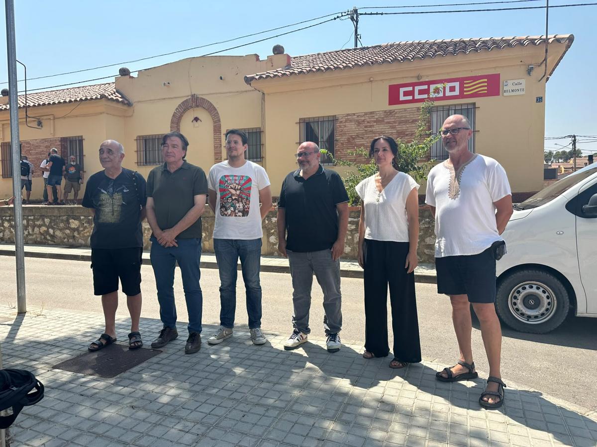 Los participantes de la reunión en la foto