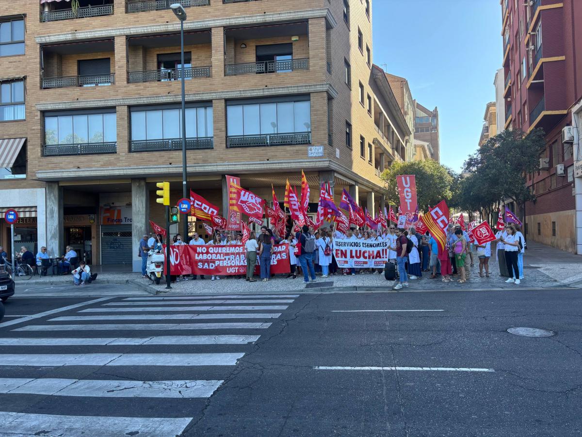 Concentración frente a la Aljafería