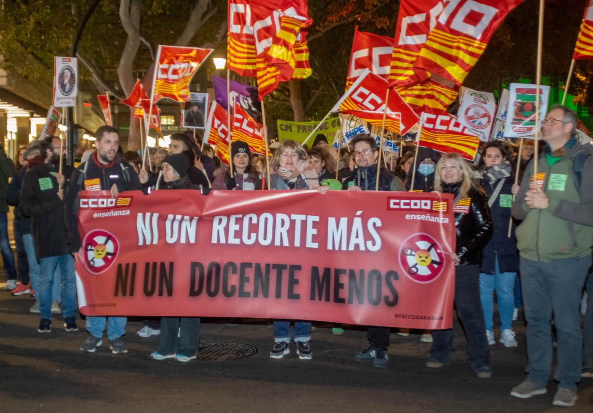 Manifestación en defensa de la enseñanza pública