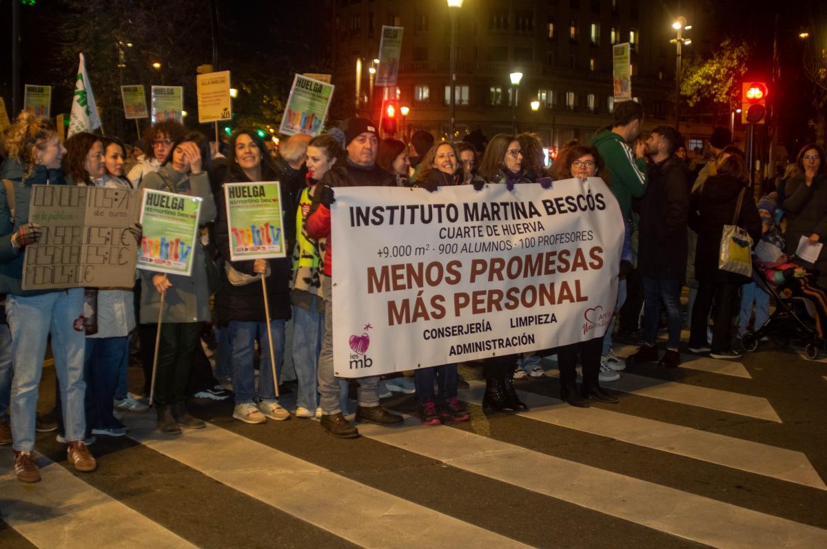 Manifestación en defensa de la enseñanza pública